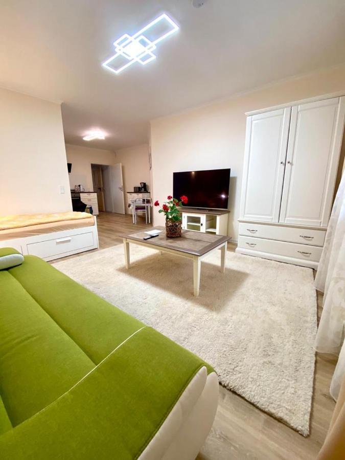 Wohnung Im Erdgeschoss ビーティッヒハイム・ビッシンゲン エクステリア 写真