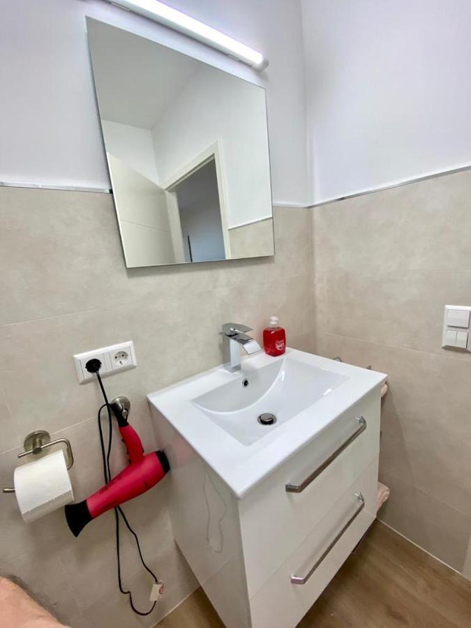 Wohnung Im Erdgeschoss ビーティッヒハイム・ビッシンゲン エクステリア 写真