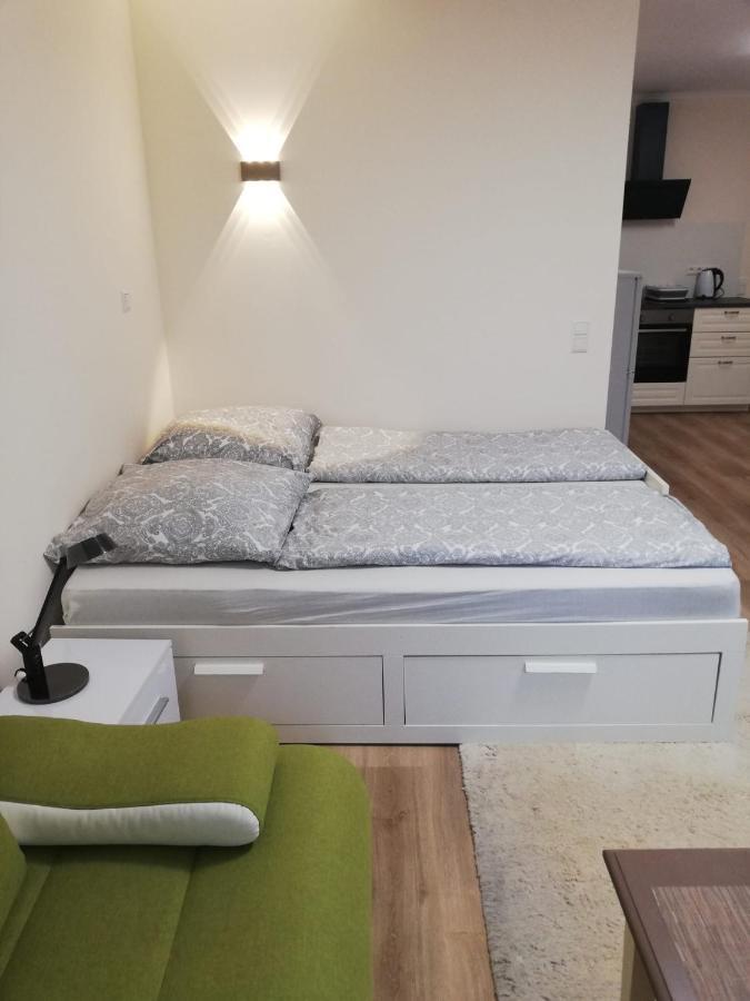 Wohnung Im Erdgeschoss ビーティッヒハイム・ビッシンゲン エクステリア 写真